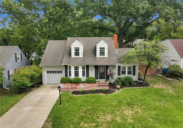 Photo 4 of Single family home for sale at 6827 Granada Ln, Prairie Village, KS 66208 | MLS# 2644291 | Listing updated on 2026-10-05
