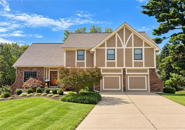 Photo 3 of Single family home for sale at 515 NW 43rd Terrace, Kansas City, MO 64116 | MLS# 2644296 | Listing updated on 2026-10-04