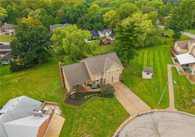Photo 2 of Single family home for sale at 515 Nw 43rd Terrace, Kansas City, MO 64116 | MLS# 2644296 | Listing updated on 2026-10-04