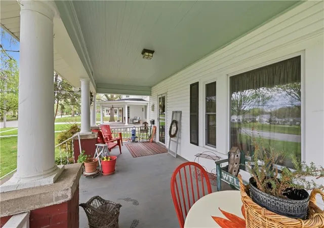 Photo 3 of Single family home for sale at 814 N Main St, Carrollton, MO 64633 | MLS# 2644299 | Listing updated on 2026-09-28