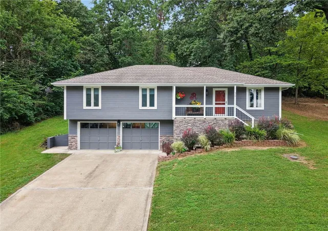 Photo 1 of Single family home for sale at 510 Sycamore Dr, Richmond, MO 64085 | MLS# 2644302 | Listing updated on 2026-10-03