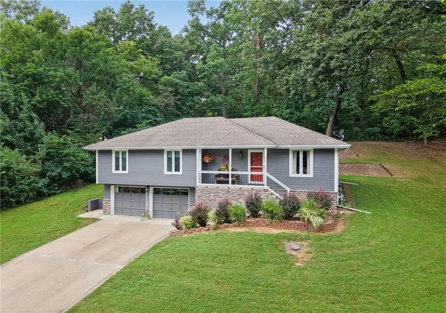 Photo 2 of Single family home for sale at 510 Sycamore Dr, Richmond, MO 64085 | MLS# 2644302 | Listing updated on 2026-10-03
