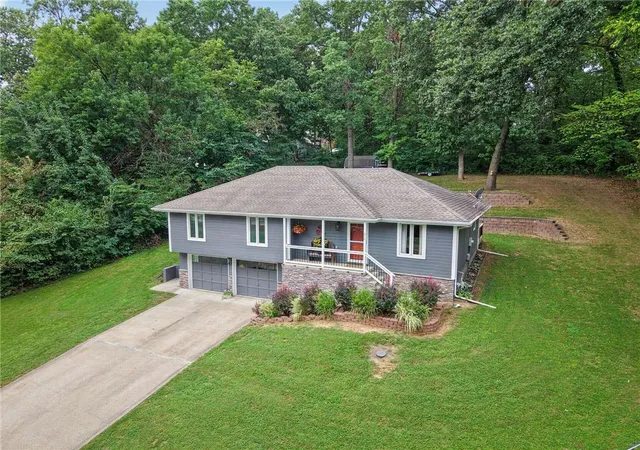 Photo 3 of Single family home for sale at 510 Sycamore Dr, Richmond, MO 64085 | MLS# 2644302 | Listing updated on 2026-10-03