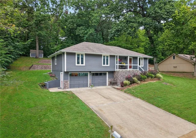 Photo 3 of Single family home for sale at 510 Sycamore Dr, Richmond, MO 64085 | MLS# 2644302 | Listing updated on 2026-10-03