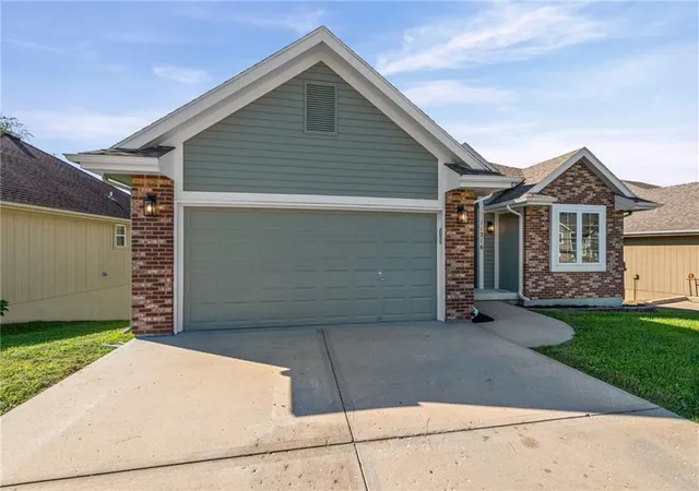 Photo 1 of Single family home for sale at 11216 N Lewis Ave, Kansas City, MO 64157 | MLS# 2644312 | Listing updated on 2026-10-08
