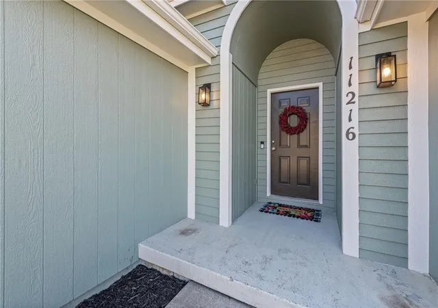 Photo 3 of Single family home for sale at 11216 N Lewis Ave, Kansas City, MO 64157 | MLS# 2644312 | Listing updated on 2026-10-08