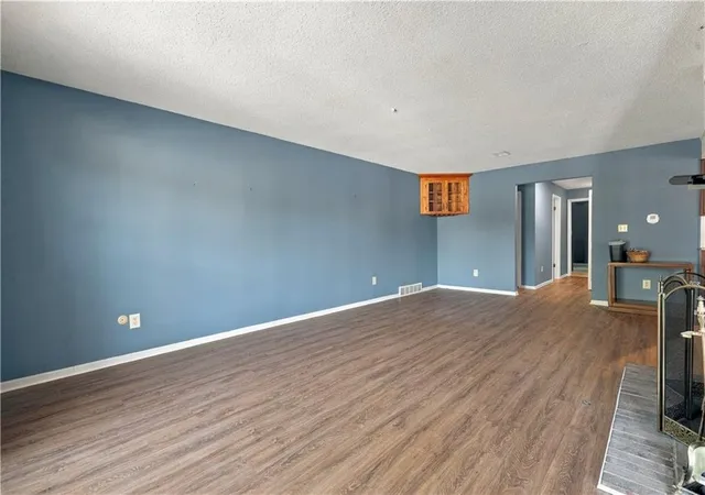 Photo 4 of Condo for sale at 10730 Glenwood St #C, Leawood, KS 66211 | MLS# 2644314 | Listing updated on 2026-10-17