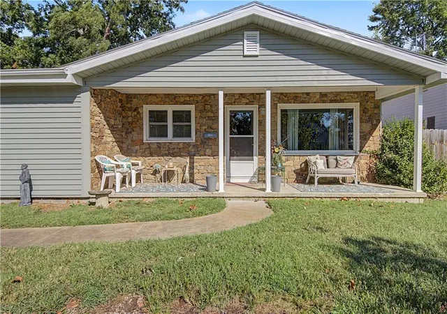 Photo 2 of Single family home for sale at 206 N Webster St, Erie, KS 66733 | MLS# 2644316 | Listing updated on 2026-09-28