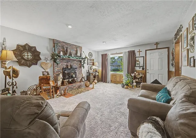 Photo 4 of Single family home for sale at 206 N Webster St, Erie, KS 66733 | MLS# 2644316 | Listing updated on 2026-09-28