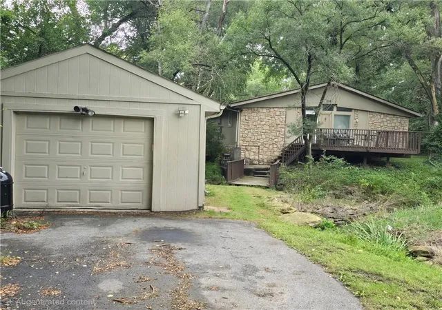 Photo 3 of Single family home for sale at 506 Ne 114th Terrace, Kansas City, MO 64155 | MLS# 2644317 | Listing updated on 2026-10-07