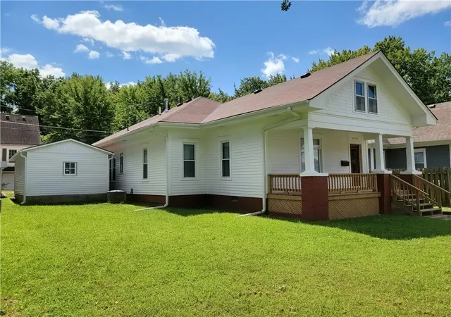 Photo 3 of Single family home for sale at 3020 Jules St, Saint Joseph, MO 64501 | MLS# 2644321 | Listing updated on 2026-09-28