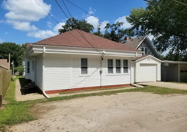 Photo 4 of Single family home for sale at 3020 Jules St, Saint Joseph, MO 64501 | MLS# 2644321 | Listing updated on 2026-09-28