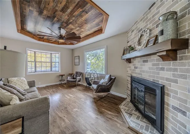 Photo 4 of Sale Pending at 28247 W Cove Dr, Lincoln, MO 65338 | MLS# 2644322 | Listing updated on 2026-10-13