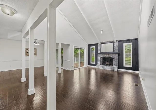 Photo 4 of Single family home for sale at 3502 NW Lake Dr, Lees Summit, MO 64064 | MLS# 2644326 | Listing updated on 2026-10-05
