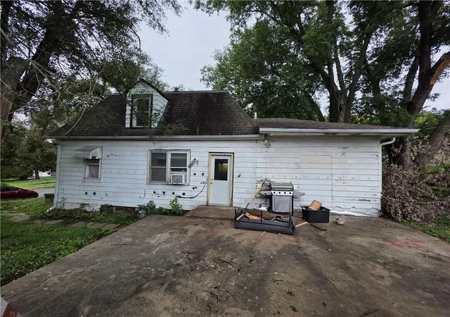 Photo 2 of Single family home for sale at Thompson Ave, Saint Joseph, MO 64504 | MLS# 2644329 | Listing updated on 2026-09-28