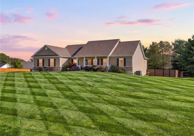 Single family home for sale at 17265 Cortona Dr, Saint Joseph, MO 64505 | MLS# 2644330