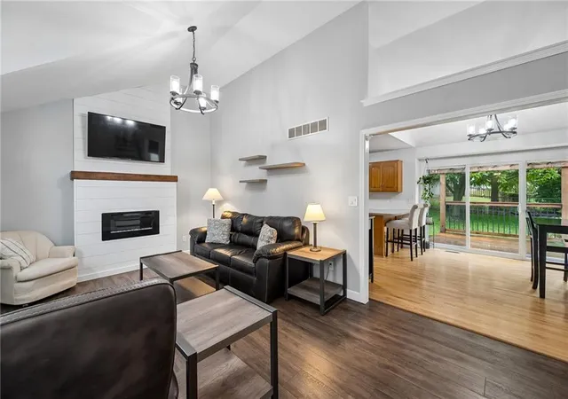 Photo 3 of Sale Pending at 7211 Ne 73rd Terrace, Kansas City, MO 64119 | MLS# 2644332 | Listing updated on 2026-10-03