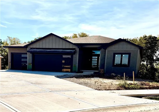 Photo 2 of Single family home for sale at 6026 Apache Dr, Shawnee, KS 66226 | MLS# 2644339 | Listing updated on 2026-10-18