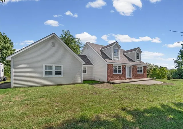 Photo 2 of Single family home for sale at 11991 Wood Oak Ave, Richmond, MO 64085 | MLS# 2644340 | Listing updated on 2026-09-28