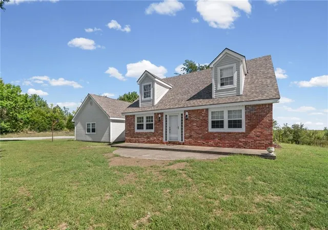 Photo 3 of Single family home for sale at 11991 Wood Oak Ave, Richmond, MO 64085 | MLS# 2644340 | Listing updated on 2026-09-28