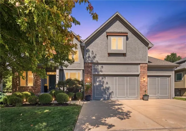 Photo 2 of Single family home for sale at 2512 Ne Indian Pointe, Lees Summit, MO 64086 | MLS# 2644343 | Listing updated on 2026-10-04