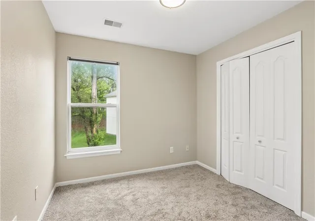 Photo 15 of Sale Pending at 8 NE 95th Court, Kansas City, MO 64155 | MLS# 2644344 | Listing updated on 2026-10-10