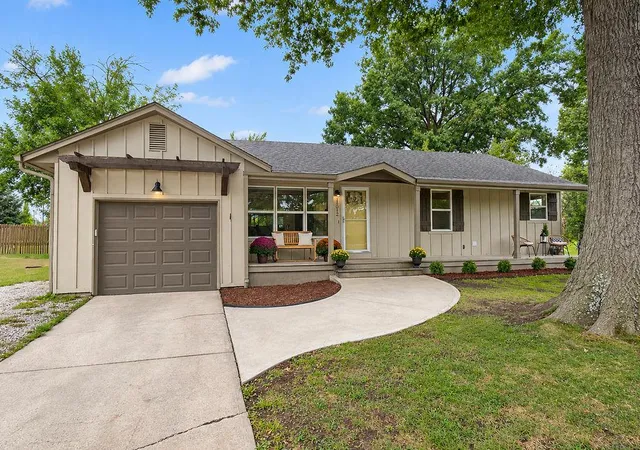 Photo 1 of Single family home for sale at 15012 Broadmoor St, Overland Park, KS 66223 | MLS# 2644345 | Listing updated on 2026-10-04