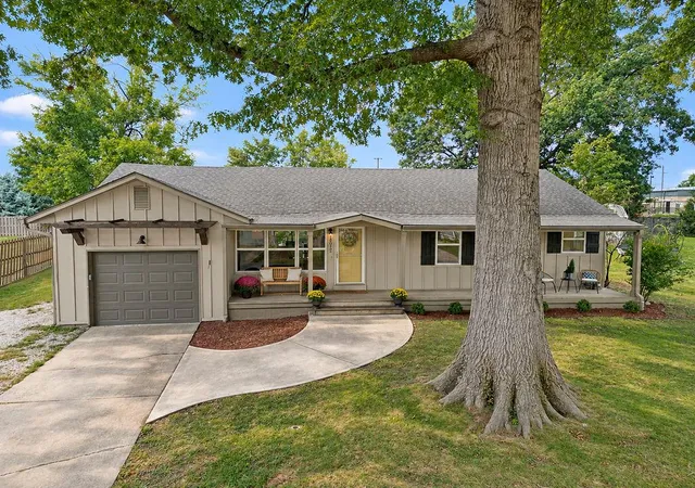Photo 2 of Single family home for sale at 15012 Broadmoor St, Overland Park, KS 66223 | MLS# 2644345 | Listing updated on 2026-10-04
