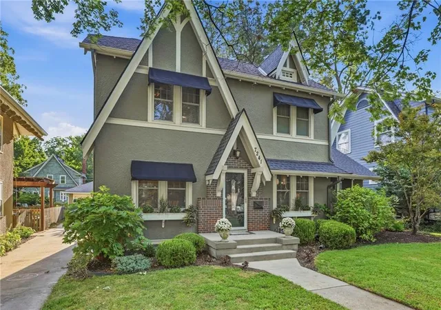 Photo 3 of Single family home for sale at 7241 Belleview Ave, Kansas City, MO 64114 | MLS# 2644351 | Listing updated on 2026-10-06
