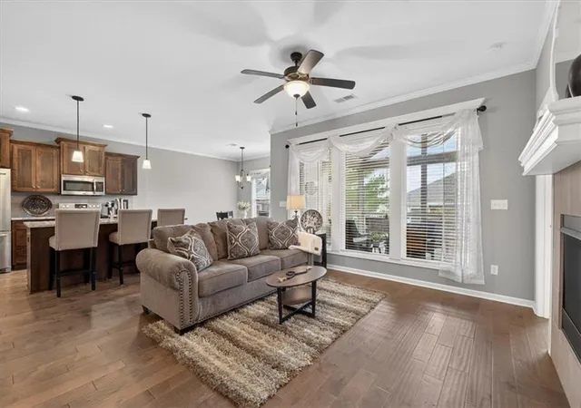 Photo 2 of Sale Pending at 310 Crestview Ct, Raymore, MO 64083 | MLS# 2644353 | Listing updated on 2026-10-10