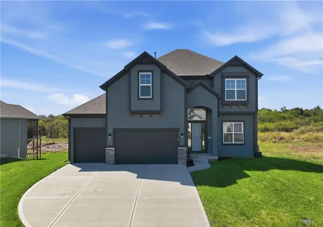 Single family home for sale at 4815 NE 90th Terrace, Kansas City, MO 64156 | MLS# 2644355