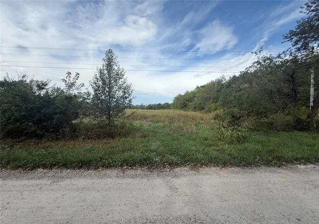 Photo 1 of Land for sale at Tbd S Deer Run Rd, Peculiar, MO 64078 | MLS# 2644356 | Listing updated on 2026-09-28