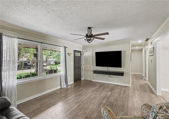 Photo 4 of Single family home for sale at 204 14th Avenue N, Greenwood, MO 64034 | MLS# 2644357 | Listing updated on 2026-10-05