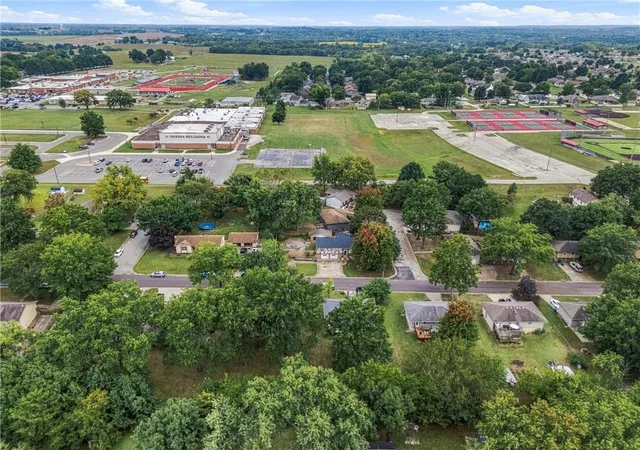 Photo 33 of Sale Pending at 506 W Mcdowell St, Odessa, MO 64076 | MLS# 2644361 | Listing updated on 2026-10-03