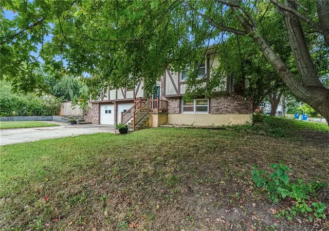 Photo 2 of Sale Pending at 506 W Mcdowell St, Odessa, MO 64076 | MLS# 2644361 | Listing updated on 2026-10-03