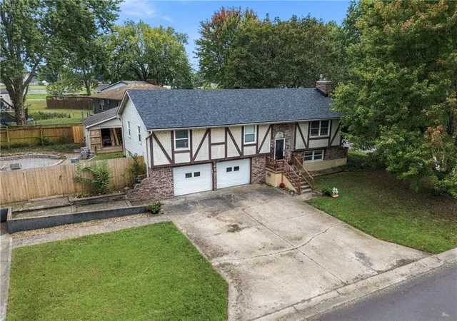 Photo 3 of Sale Pending at 506 W Mcdowell St, Odessa, MO 64076 | MLS# 2644361 | Listing updated on 2026-10-03