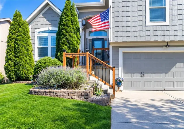 Photo 2 of Single family home for sale at 705 18th Circle, Greenwood, MO 64034 | MLS# 2644366 | Listing updated on 2026-10-08