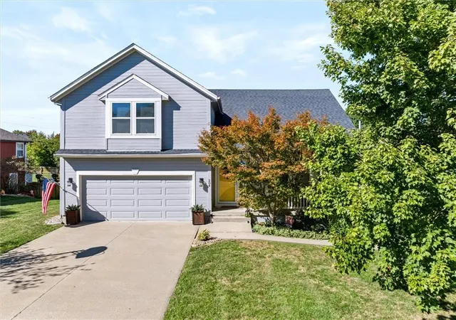 Photo 1 of Single family home for sale at 204 Amy St, Harrisonville, MO 64701 | MLS# 2644373 | Listing updated on 2026-10-08