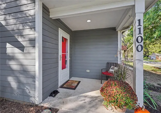 Photo 3 of Single family home for sale at 1100 Fremont St, Baldwin City, KS 66006 | MLS# 2644374 | Listing updated on 2026-10-17