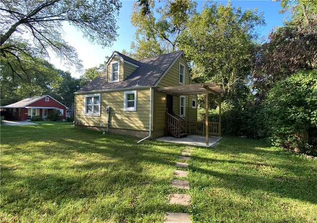 Photo 1 of Single family home for sale at 1229 S Crisp St, Independence, MO 64052 | MLS# 2644378 | Listing updated on 2026-09-28
