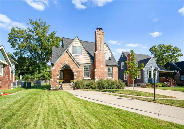Photo 2 of Sale Pending at 1336 E 76th Street, Kansas City, MO 64131 | MLS# 2644380 | Listing updated on 2026-10-03