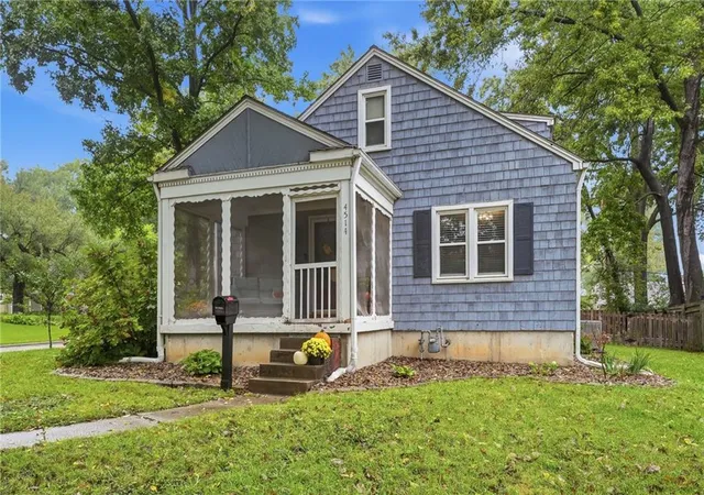 Photo 1 of Single family home for sale at 4514 W 62nd Terrace, Fairway, KS 66205 | MLS# 2644388 | Listing updated on 2026-10-08