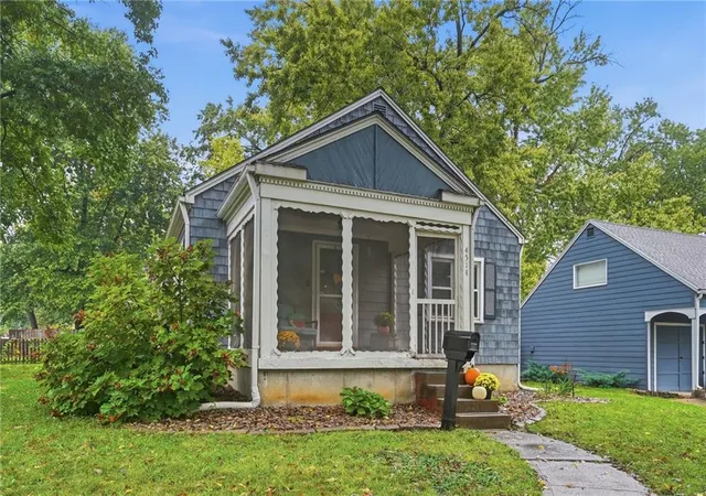 Photo 3 of Single family home for sale at 4514 W 62nd Terrace, Fairway, KS 66205 | MLS# 2644388 | Listing updated on 2026-10-08