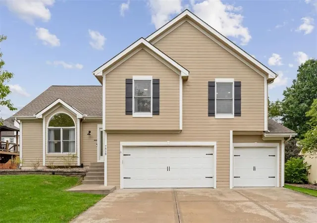 Photo 1 of Single family home for sale at 7418 N Sycamore Ave, Kansas City, MO 64158 | MLS# 2644390 | Listing updated on 2026-10-08