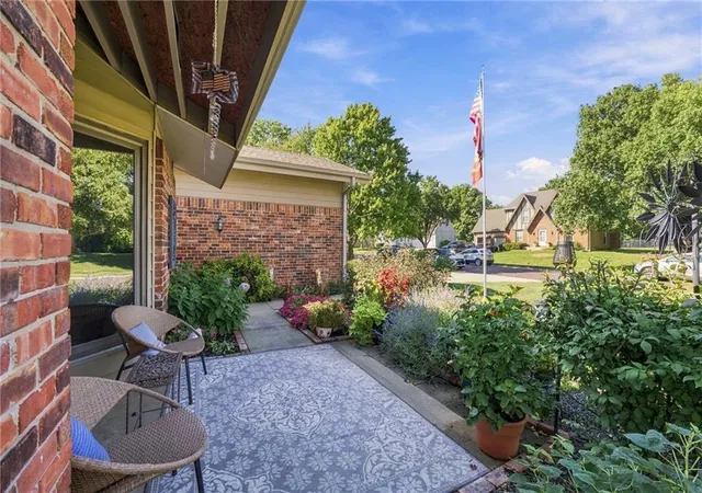Photo 3 of Sale Pending at 11846 Mackey St, Overland Park, KS 66210 | MLS# 2644396 | Listing updated on 2026-10-04