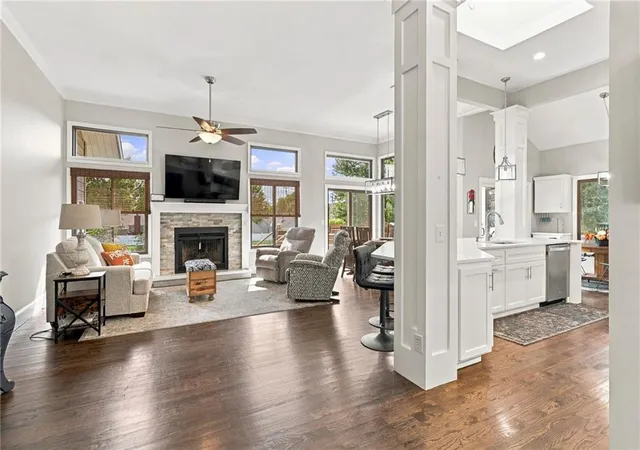 Photo 3 of Sale Pending at 11846 Mackey St, Overland Park, KS 66210 | MLS# 2644396 | Listing updated on 2026-10-04