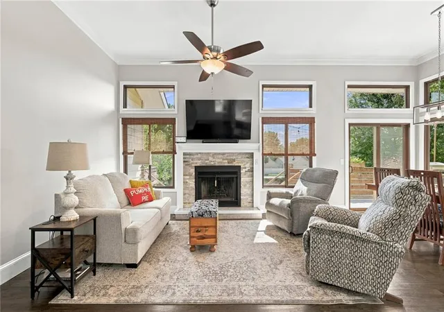 Photo 4 of Sale Pending at 11846 Mackey St, Overland Park, KS 66210 | MLS# 2644396 | Listing updated on 2026-10-04
