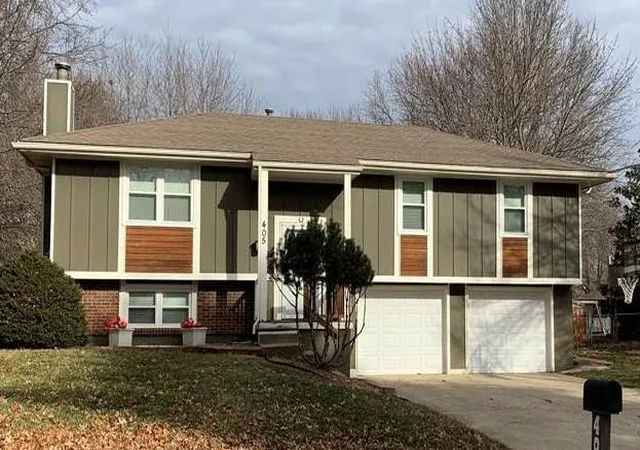 Single family home for sale at 405 SW Killarney Ln, Blue Springs, MO 64014 | MLS# 2644399 | Listing updated on 2026-10-08