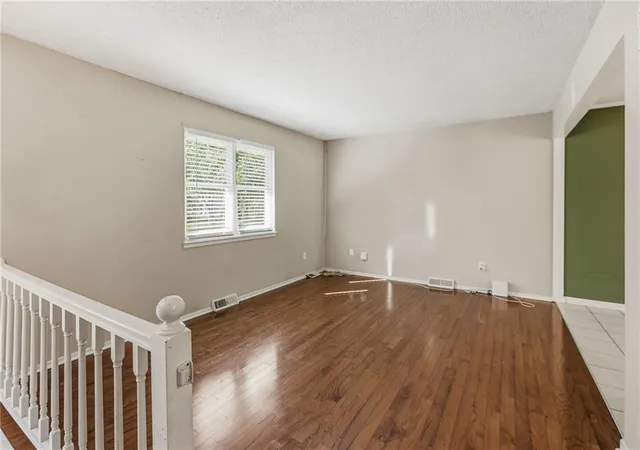 Photo 3 of Single family home for sale at 405 SW Killarney Ln, Blue Springs, MO 64014 | MLS# 2644399 | Listing updated on 2026-10-08