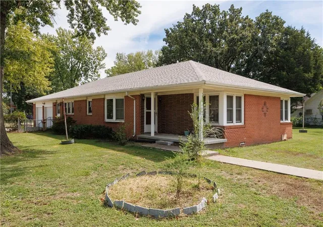 Photo 3 of Single family home for sale at 1230 Main St, Altoona, KS 66710 | MLS# 2644405 | Listing updated on 2026-09-29
